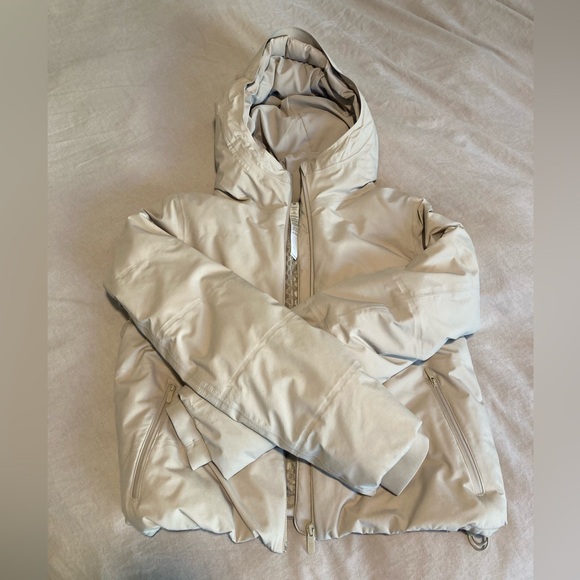 Lululemon Slush Hour Hooded Jacket in Trench - Picture 3 of 16
